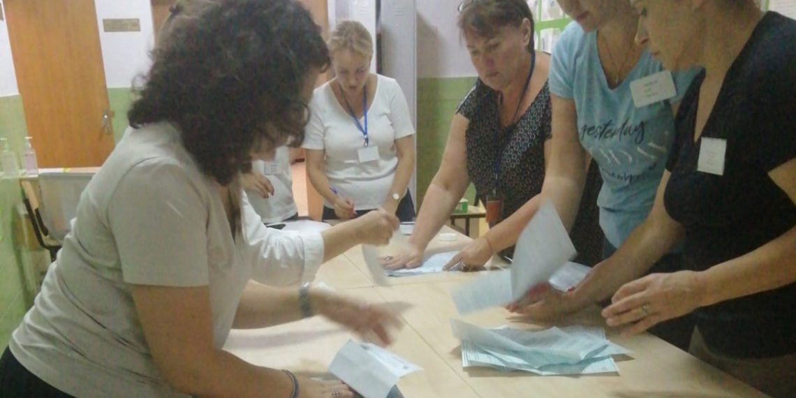 Стало известно, кто лидирует на Кубани после обработки первых бюллетеней