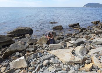 В Широкой Балке под Новороссийском со скалы сняли туриста, впавшего в ступор