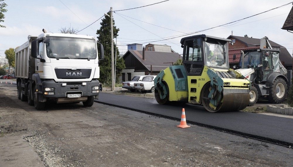 В Краснодаре ремонтируют дорогу на улице Котовского