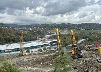 В Сочи строят две школы и детский сад