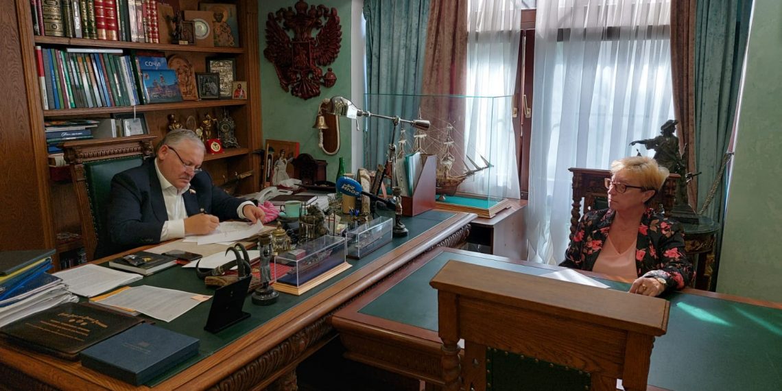 Константин Затулин помог сочинским погорельцам и вступился за 74 предприятия, на которые подали в суд