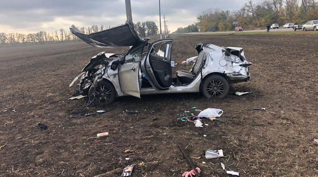 На Кубани опрокинулся Hyundai: погибла 53-летняя женщина