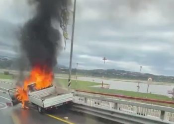 За полтора месяца рядом с аэропортом Сочи произошел второй пожар с хлопком