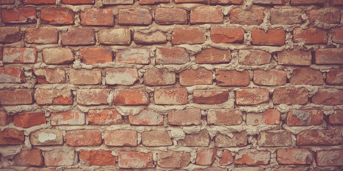 На Кубани обрушилась крыша школьного спортзала