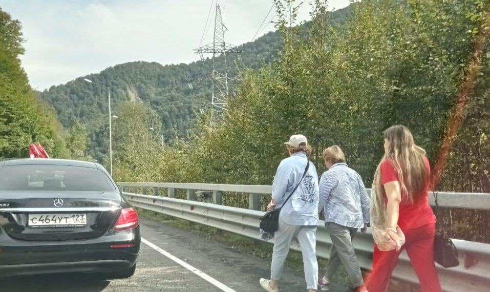 В Сочи 15 октября из-за велогонки на 10 часов перекроют трассу в Красную Поляну