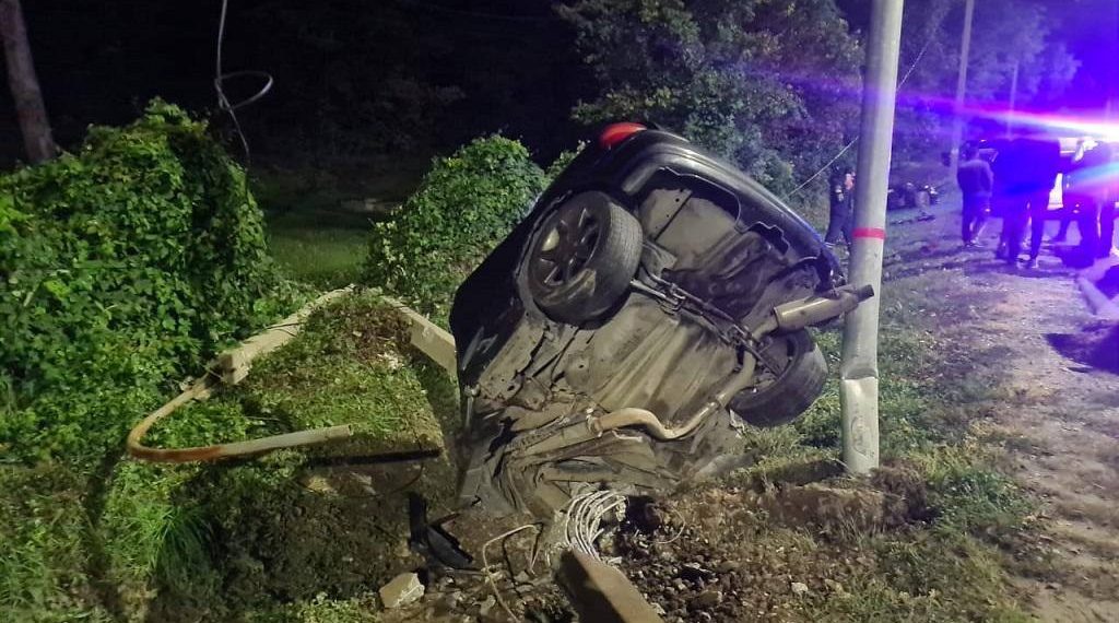 В Геленджике водитель иномарки врезался в столб и погиб