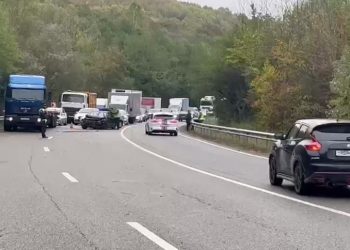 На Кубани Opel столкнулся с двумя авто: погиб человек