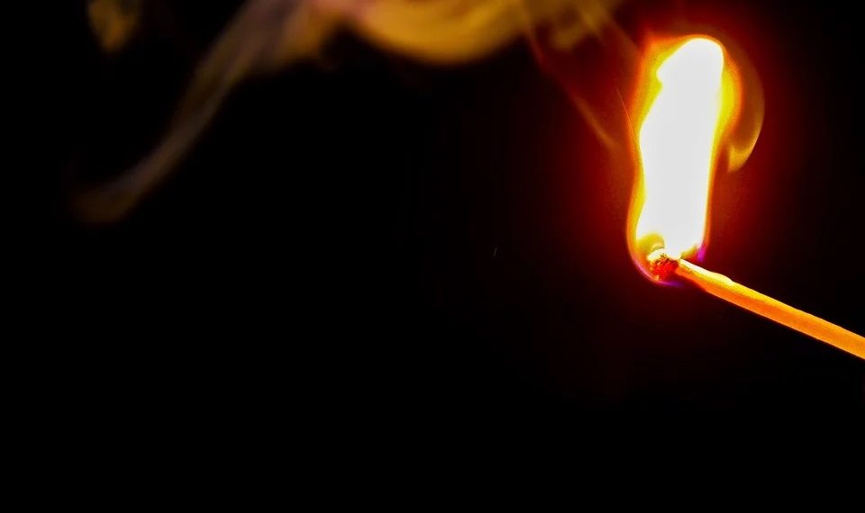 Житель Кубани убил двух пенсионеров и поджег их дом