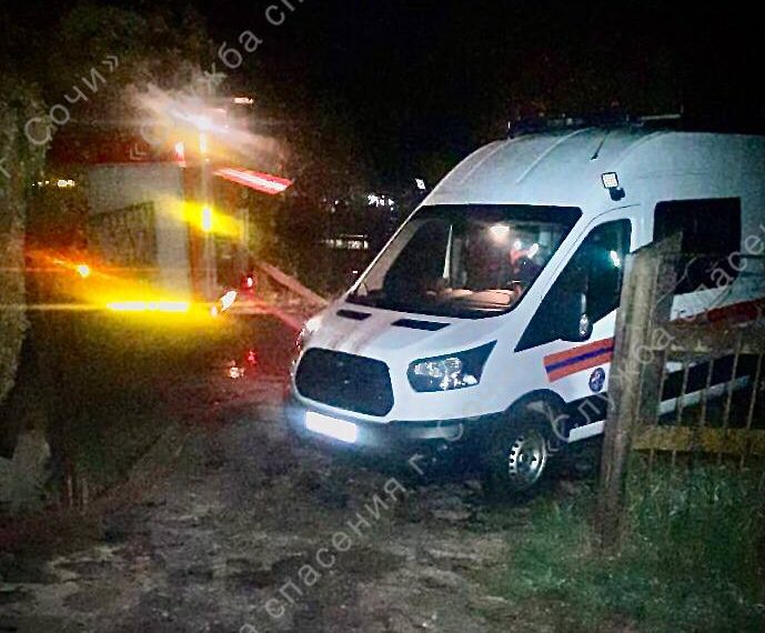 В Сочи на улице Апшеронской сгорела баня площадью 20 кв. м