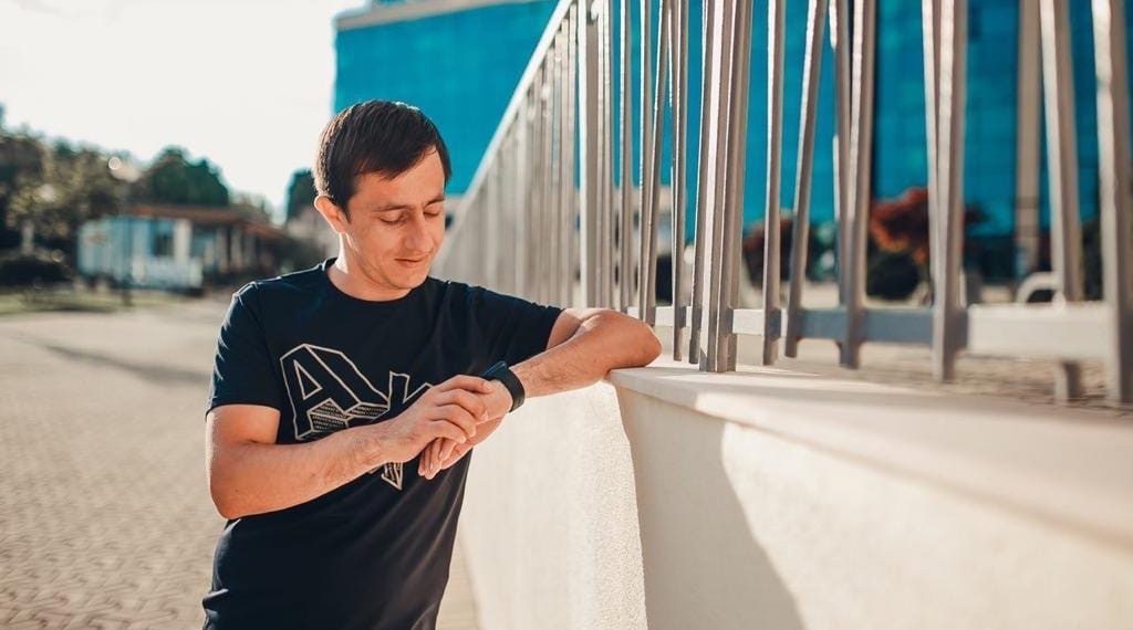 Сочинец Карлен Тихонов добился отправки на фронт