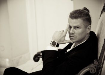 Полиция ищет пропавшего в Сочи певца Легостаева