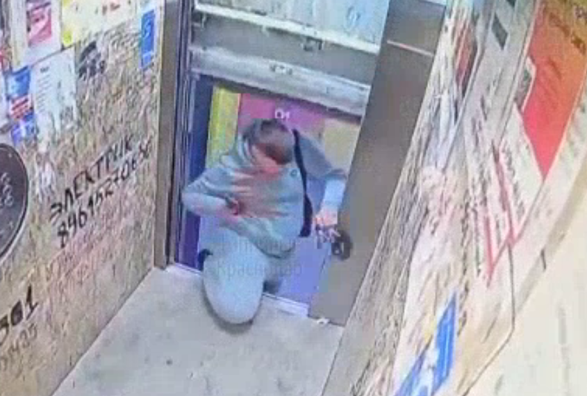 В Краснодаре лифт-гильотина едва не отрубил мужчине голову