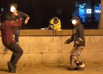 Жесткий контакт между бабушкой и юношей на улице Сочи сняли на видео