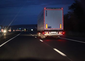 Грузовики из Крыма могут попасть в Ростовскую область в обход Кубани