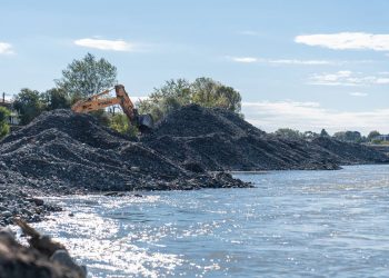 Из русла Мзымты в Сочи изъяли 20 тысяч кубометров грунта