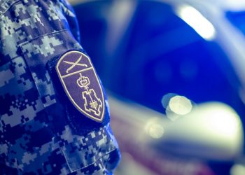 В Новороссийске спасли дебошира, который чуть не выпал с балкона