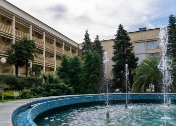 В Сочи отдыхают более 105 тысяч туристов