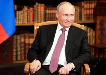 Кондратьев поздравил Путина с 70-летием