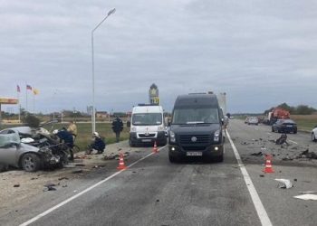 На Кубани Nissan врезался в МАЗ: погиб водитель