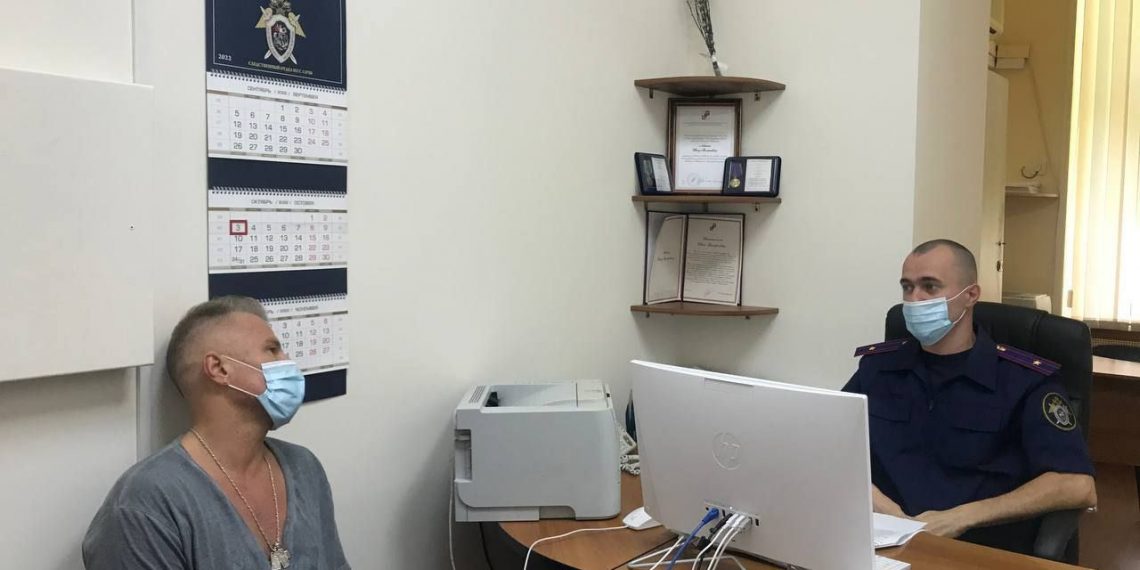 Пропавший в Сочи певец Константин Легостаев объяснил свое исчезновение длительным заплывом