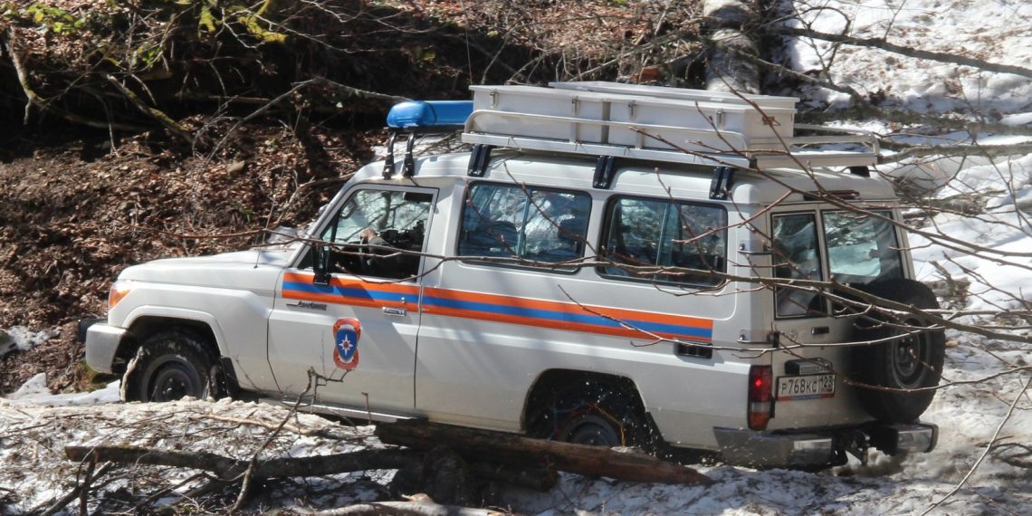 В Сочи спасатели МЧС ищут двух пропавших туристов, ушедших в устье реки Чвижепсе