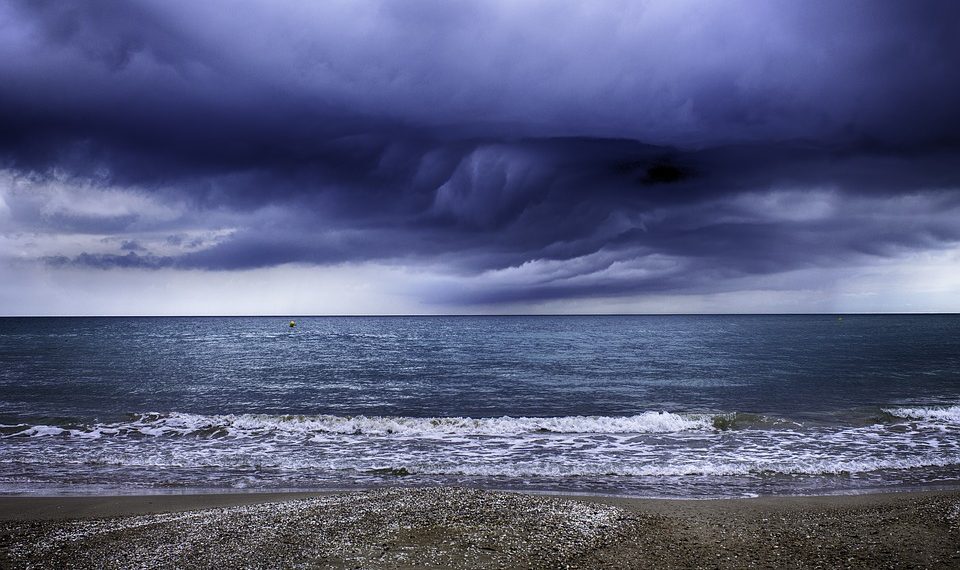 В Сочи объявили штормовое предупреждение
