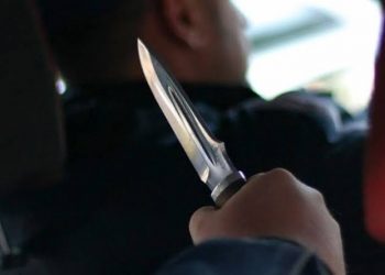 В Сочи у водителя такси двое туристов украли деньги и карту