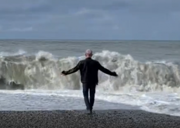 Певец Олег Газманов словил ясные дни в Сочи