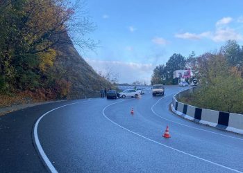 На Кубани столкнулись две иномарки: пострадали четыре человека