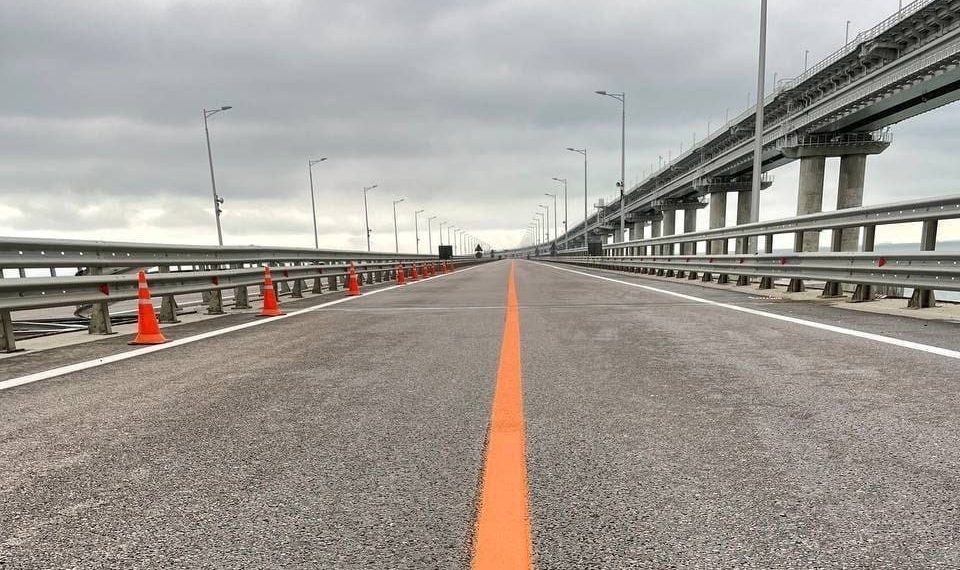 Мост между Кубанью и Крымом перекрыли