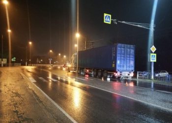 На Кубани грузовик насмерть сбил 68-летнюю женщину