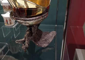 В Краснодаре продают стопку-перевертыш Карла Фаберже за 1,5 млн рублей