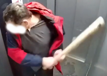 В Сочи пьяный мужчина с битой напал на лифт