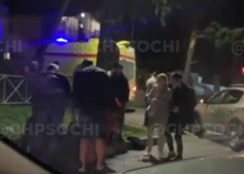 В Сочи в селе Веселое сбили скутериста