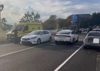 В Сочи водитель отвлекся на телефон и устроил ДТП с пятью пострадавшими