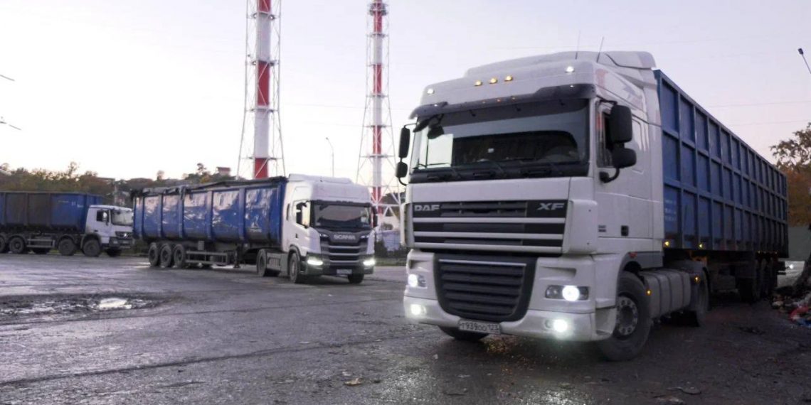 Копайгородский поручил оптимизировать процесс вывоза мусора