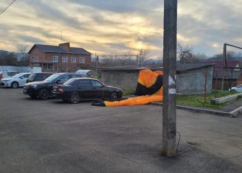 СК проводит проверку по факту крушения параплана на Кубани