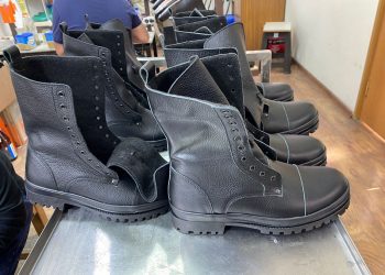 Краснодарская фабрика начала шить берцы для военных