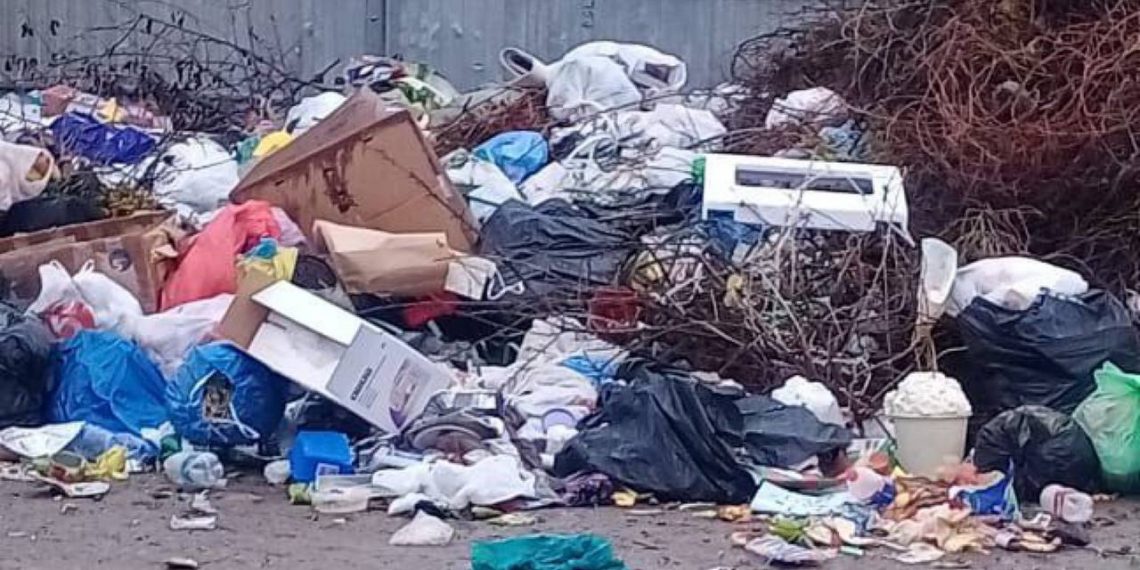 Одна из улиц Краснодара превратилась в помойку