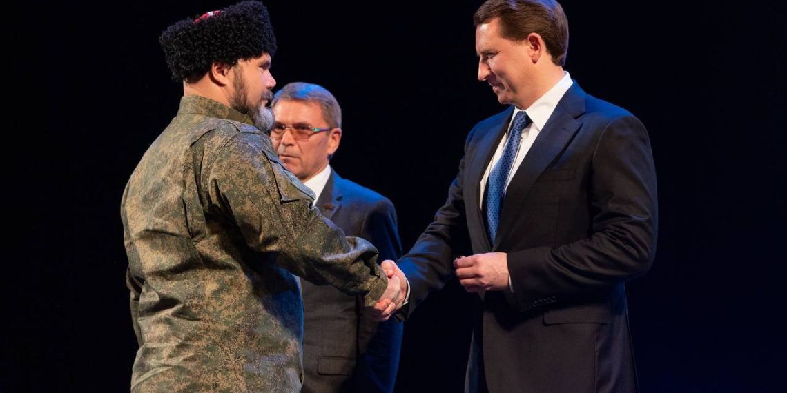 Копайгородский наградил сочинских добровольцев и казаков