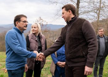 Копайгородский обсудил с жителями Красной Воли развитие села до 2044 года