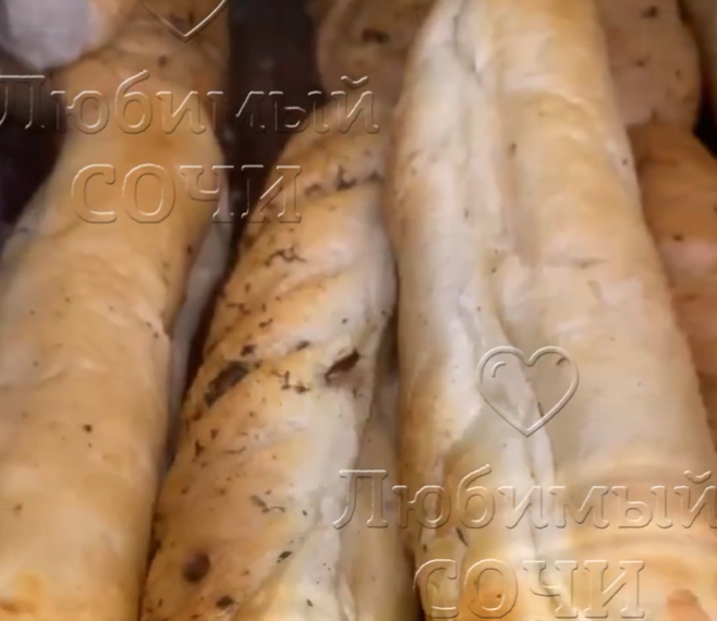 В одном из гипермаркетов Сочи тараканы оккупировали хлебные полки