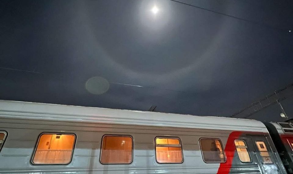 Ночью в небе над Краснодарским краем сфотографировали лунное гало