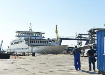 Из-за сильного ветра приостановлено паромное сообщение на Керченской переправе 29 ноября