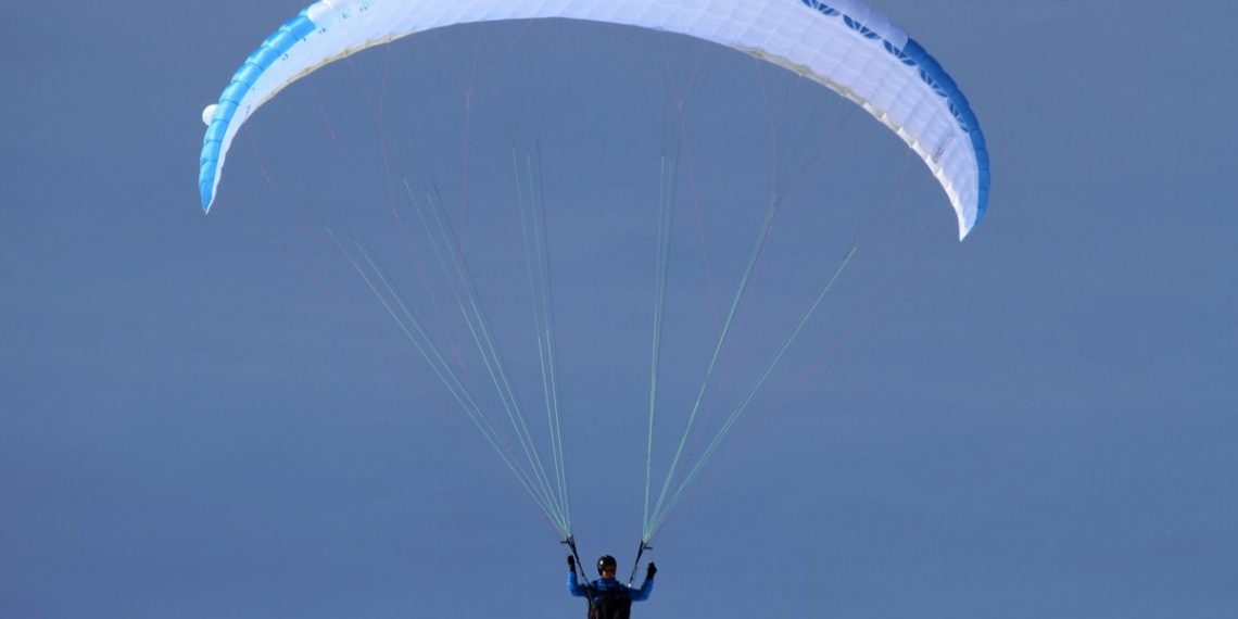 На Кубани параплан упал на авто: погибли два человека