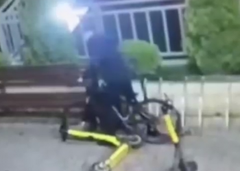 В Краснодаре необычная кража велосипеда попала на видео