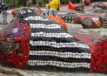 В Сочи мозаичная скульптура «Рыбки» Церетели снова нуждается в реставрации