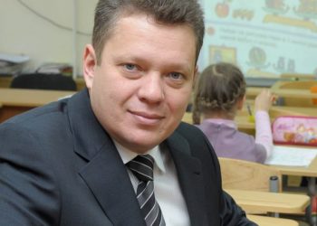 В Сочи директор гимназии №8 Никитин привлечен к суду за отказ обучать ребенка полицейского