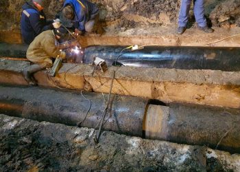 В центре Краснодара устраняют аварию на теплосетях