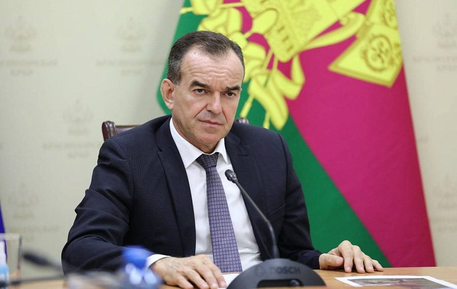 Кондратьев поздравил жительниц Кубани с Днем матери